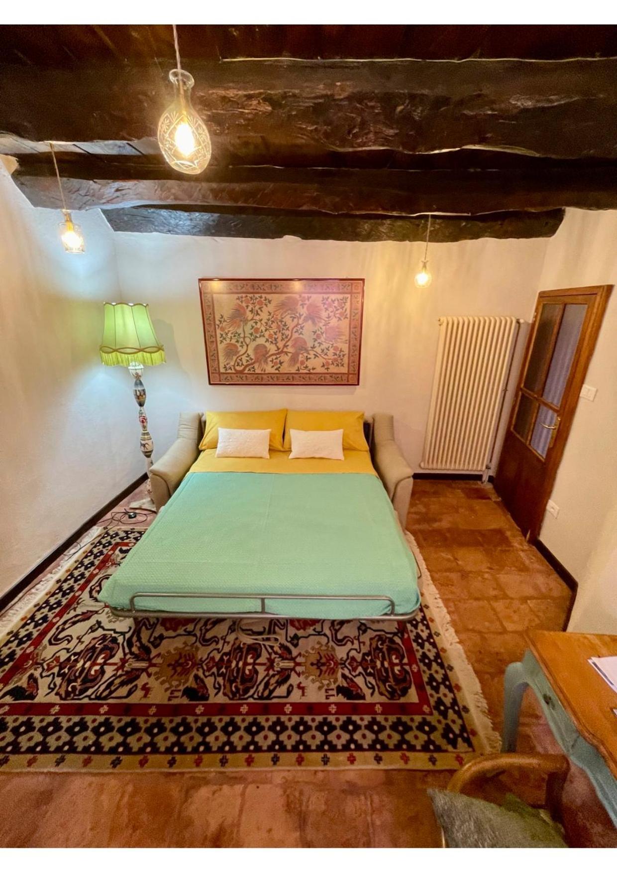 La Gialla Di Via Silvano 12 Monforte dʼAlba المظهر الخارجي الصورة