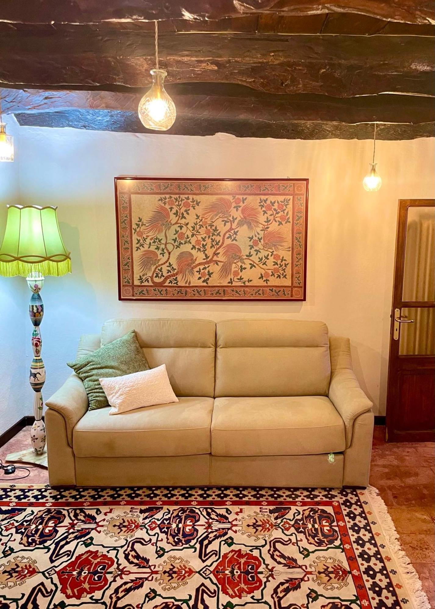 La Gialla Di Via Silvano 12 Monforte dʼAlba المظهر الخارجي الصورة